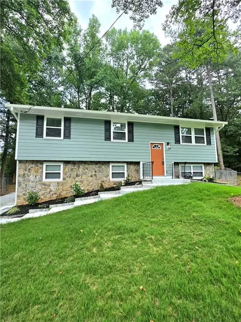 2293 Cherokee Valley Dr, Lithonia, GA 30058