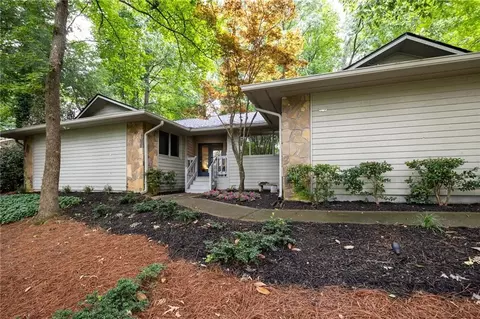 4198 Lake Rill Ct, Marietta, GA 30062