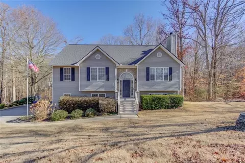 12 Chatham Ct, Jefferson, GA 30549