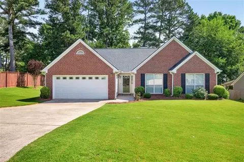 1587 Heartwood Dr, Lawrenceville, GA 30043