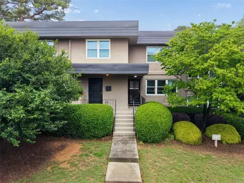 327 Lakemoore Dr #B, Atlanta, GA 30342