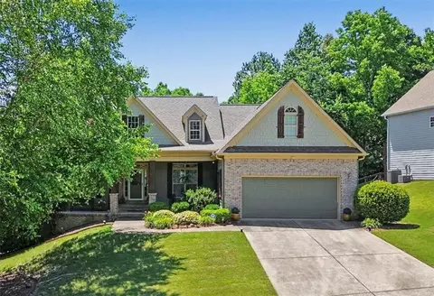 27 Roberson Dr NE, Cartersville, GA 30121