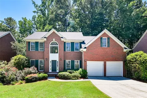 4647 Cedar Wood Dr SW, Lilburn, GA 30047