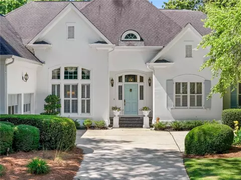 170 Helmsley Dr, Atlanta, GA 30327