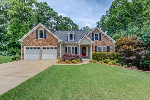 3160 Lakecrest Dr, Dacula, GA 30019