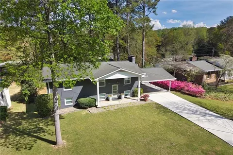 677 Hillandale Cir SW, Marietta, GA 30064