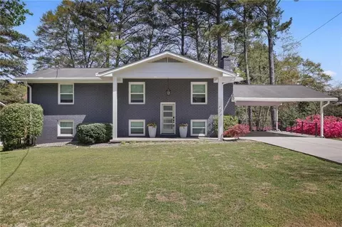 677 Hillandale Cir SW, Marietta, GA 30064