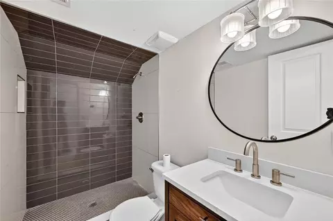 Bath - 2037 Longview Way, Chamblee, GA 30341 photo 3 of 4