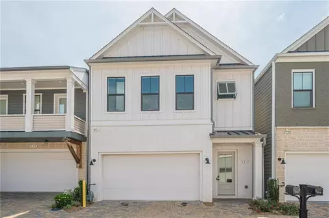 121 Village Green Ave, Woodstock, GA 30189