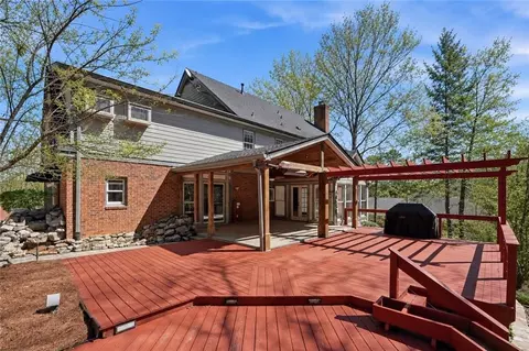 7300 Chattahoochee Bluff Dr, Atlanta, GA 30350