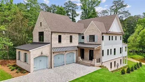 160 Lake Estates Dr, Roswell, GA 30075