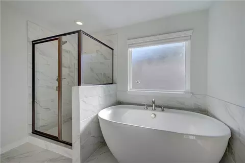 Bath - 416 Hatcher Ct, Hampton, GA 30228 photo 3 of 3