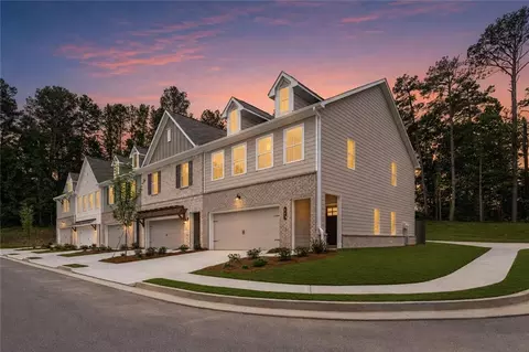 667 Sunstone Ln, Lawrenceville, GA 30043