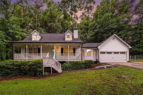 806 Valley Run Dr, Bremen, GA 30110