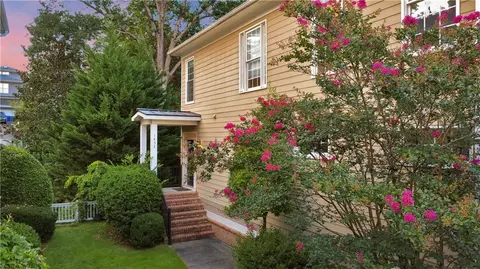 1452 Sylvan Cir, Atlanta, GA 30319