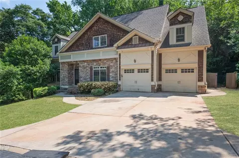 722 Iroquois Dr NE, Marietta, GA 30060