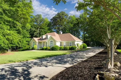 7266 Oak Arms Dr, Villa Rica, GA 30180