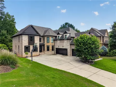 585 Settles Brook Ct, Suwanee, GA 30024