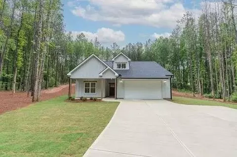 61 Hazel Ln, Bremen, GA 30110