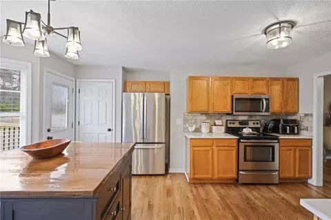 Kitchen - 342 Miller Path, Temple, GA 30179 photo 3 of 3