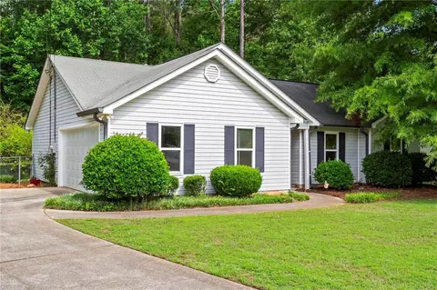 163 Nicki Ct, Hampton, GA 30228