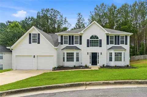 691 Deshon Creek Dr, Lithonia, GA 30058