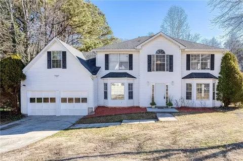2727 Crestworth Ln, Buford, GA 30519