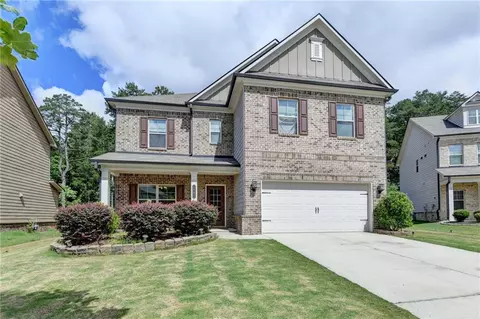 1986 Holman Forest Dr, Hoschton, GA 30548