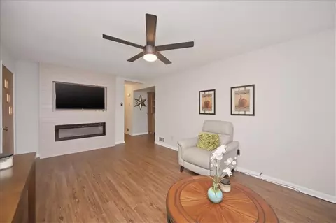 Living - 6568 Randall Mark Dr, Morrow, GA 30260 photo 2 of 4