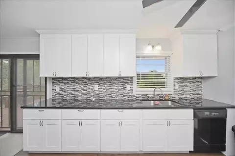 Kitchen - 6568 Randall Mark Dr, Morrow, GA 30260 photo 4 of 4