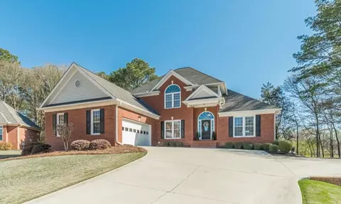 781 Templeton Dr, Loganville, GA 30052