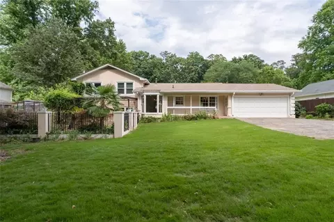 953 Hidden Hollow Dr, Marietta, GA 30068