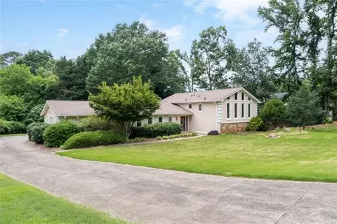953 Hidden Hollow Dr, Marietta, GA 30068