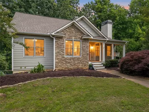 93 Horseshoe Bnd, Jasper, GA 30143