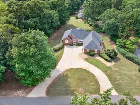 301 Oak Ridge Dr, Maysville, GA 30558
