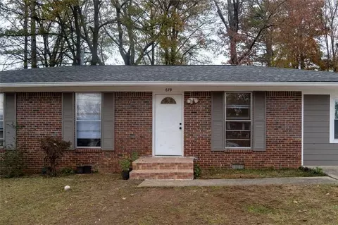 679 Winchester Ln, Norcross, GA 30071