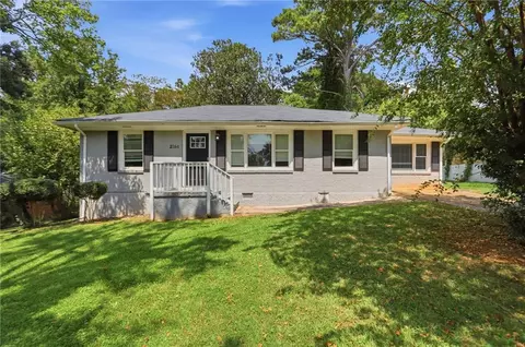 2164 Rockhaven Cir, Decatur, GA 30032