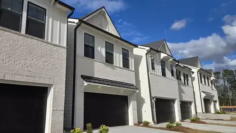 2000 Underwood Dr #1, Lawrenceville, GA 30043