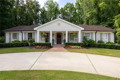 860 Hickory Dr SW, Marietta, GA 30064
