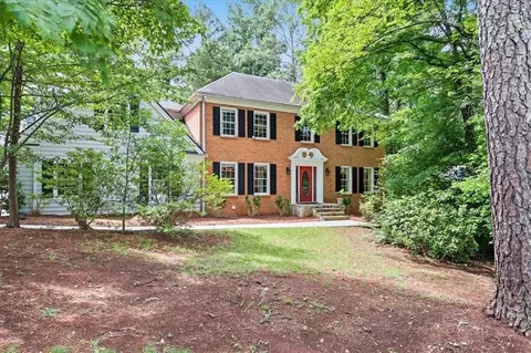 713 Chesterfield Dr, Lawrenceville, GA 30044