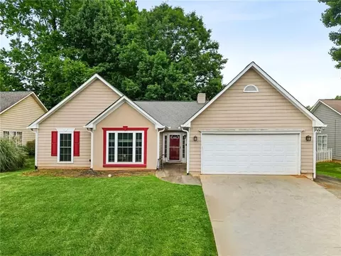 255 Paris Dr, Lawrenceville, GA 30043