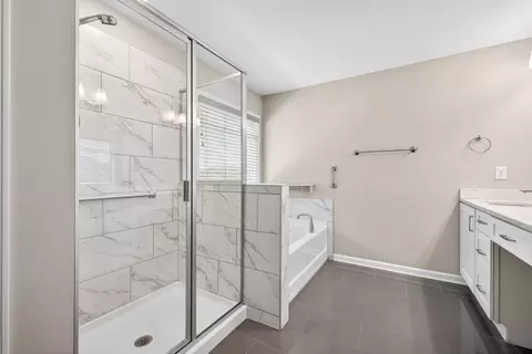 Bath - 1192 Lanier Willow Path, Buford, GA 30518 photo 3 of 6