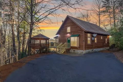 517 Ridge Rd, Blue Ridge, GA 30513