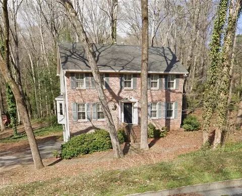 195 Brandenburgh Cir, Roswell, GA 30075