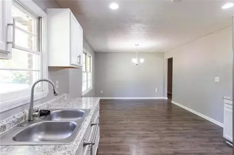 908 E Marable St, Monroe, GA 30656 photo 9