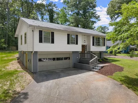 6262 Laurel Wood Trl, Flowery Branch, GA 30542
