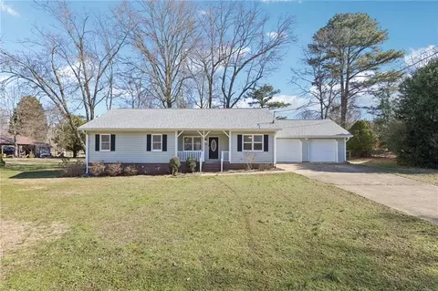 125 Sweet Bay Ln, Carrollton, GA 30116