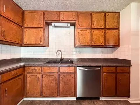 Kitchen - 104 Belair Ln, Stockbridge, GA 30281 photo 3 of 4