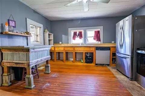 Kitchen - 12462 Brown Bridge Rd, Covington, GA 30016 photo 2 of 4