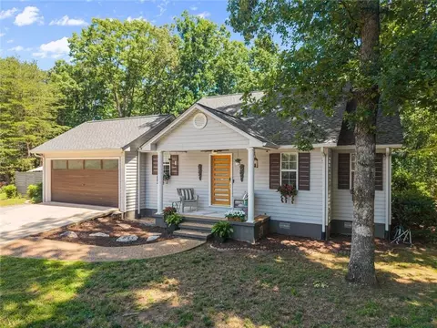 4126 Glenwood Dr, Gainesville, GA 30506